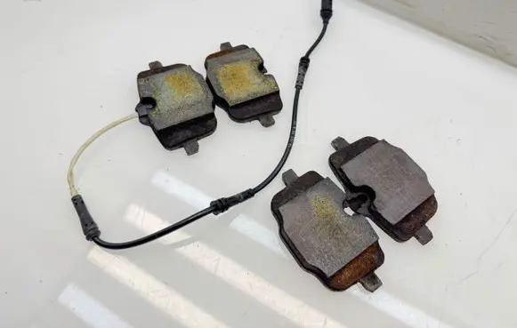 BMW iX Brake pads (rear) 