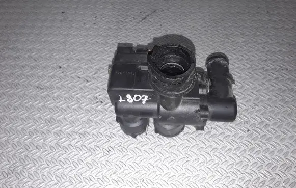 Mercedes-Benz E W211 Coolant heater control valve A2118320084