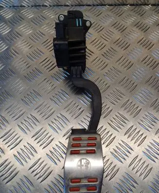 Alfa Romeo Mito Accelerator throttle pedal 55702020 B720