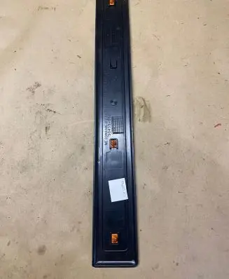 Mercedes-Benz GL X164 Front sill trim cover A1646800335