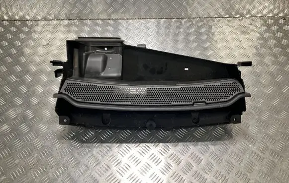 BMW i3 Radiator trim 9266839