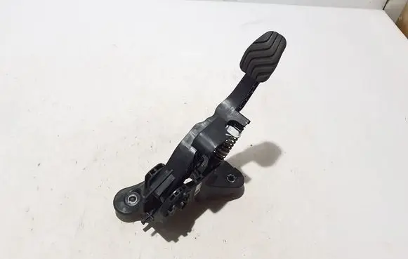Dacia Duster Clutch pedal 465402539R