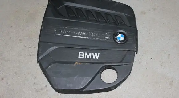 BMW X5 E70 Engine cover (trim) 7812063
