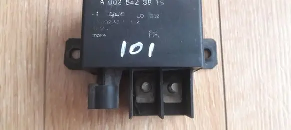 Mercedes-Benz E W211 Charging relay A0025423819