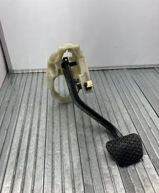 BMW 3 F30 F35 F31 Brake pedal 6860647 678711
