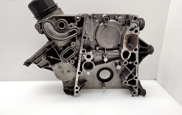Mercedes-Benz Vito Viano W639 Timing chain cover R6460151202 R6460151202G A6111800010
