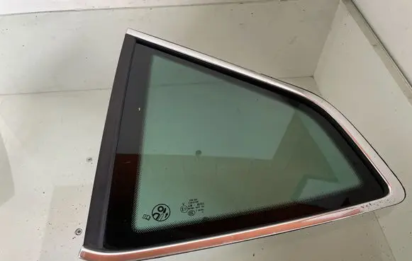 Seat Ateca Rear side window 575845041