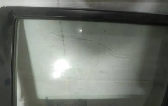 Rear door window glass