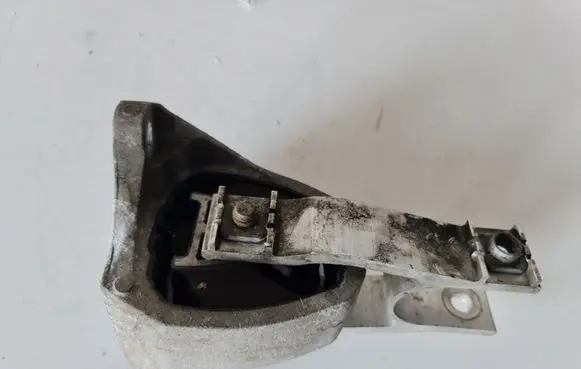Volvo XC60 Engine mount bracket 31339951