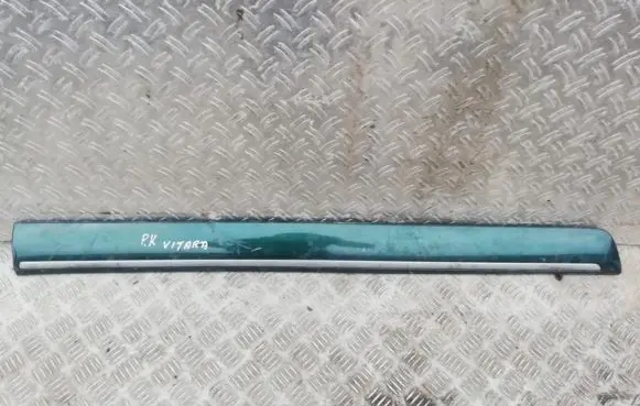 Suzuki Grand Vitara I Front door trim (molding) 7762052d00