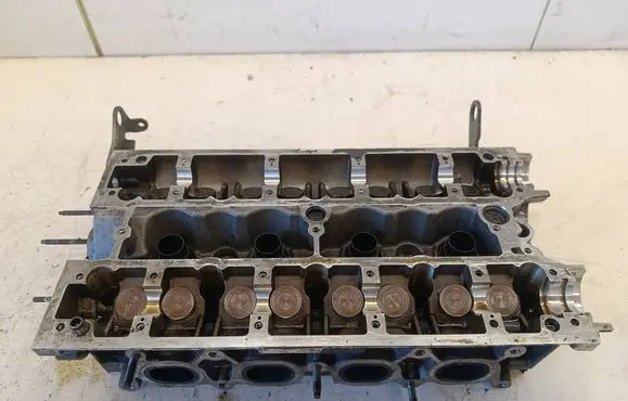 Citroen C5 Engine head 9650352580
