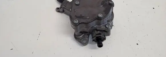 Volkswagen PASSAT B6 Vacuum pump 038145209H