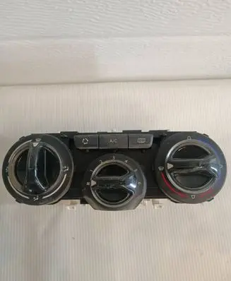 Peugeot 208 Climate control unit E1063071 E1063173 96722483ZD