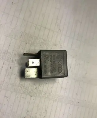 Skoda Fabia Mk2 (5J) Other relay 8D0951253
