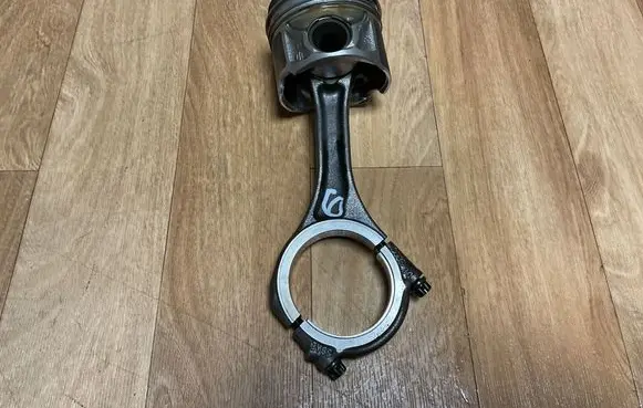 Volkswagen Touareg II Piston with connecting rod 059AJ39