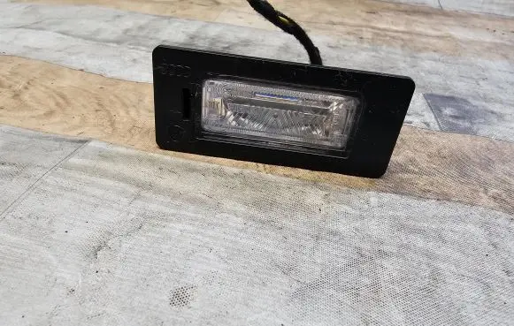 Audi A5 8T 8F Number plate light 8T0943021