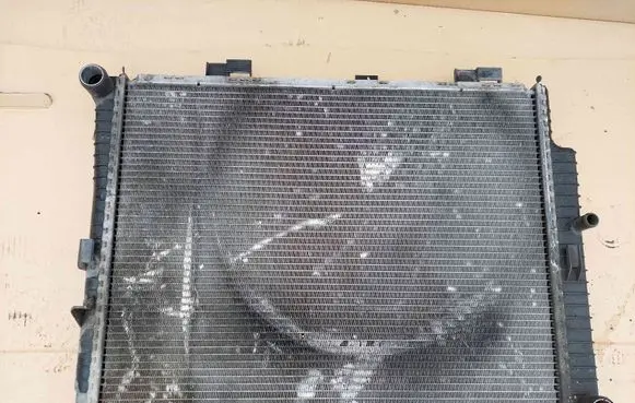 Mercedes-Benz E W211 Coolant radiator A2105005803