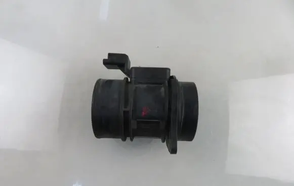 Opel Vivaro Mass air flow meter 7700104426 5WK9620 7700109812