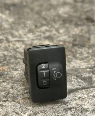 Toyota Yaris Headlight level height control switch 841520D030