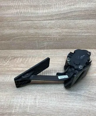 Chrysler Grand Voyager IV Accelerator throttle pedal 04861650AB 034PE4203