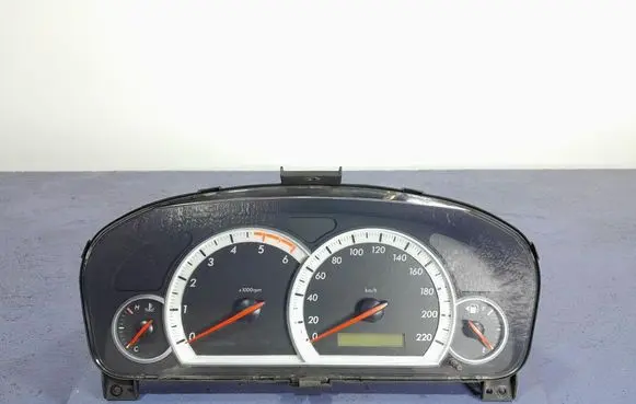Chevrolet Captiva Speedometer (instrument cluster) 96858460