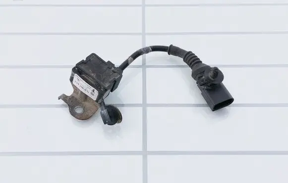 Volkswagen Touareg I ESP acceleration yaw rate sensor 7L0907673 15179200172