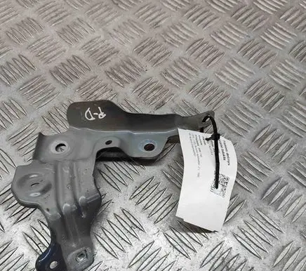 BMW 1 F40 Fender mounting bracket 7450388