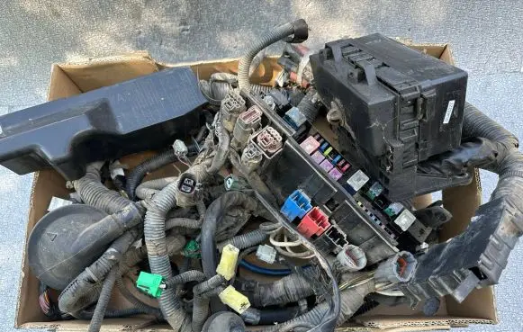 Nissan Patrol Y61 Engine installation wiring loom 24012VD261 24382VC600 24382VD260