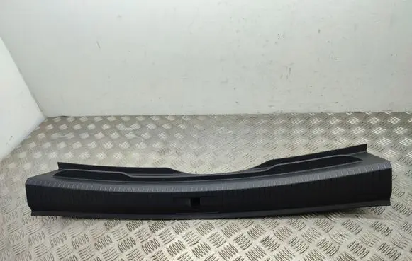Volkswagen Golf VII Trunk/boot sill cover protection