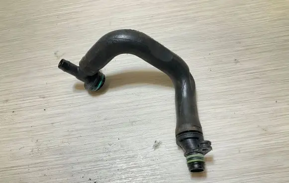 Audi A3 S3 8V Breather hose/pipe 04C103474B