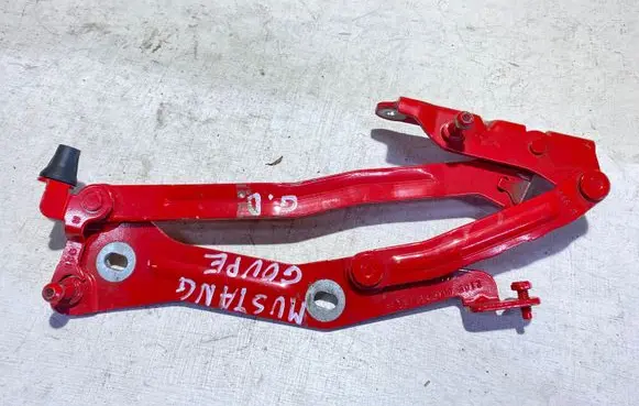 Tailgate/trunk/boot hinge
