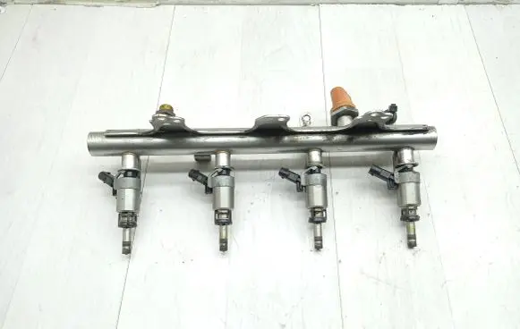 Audi A5 8T 8F Fuel injectors set 06J133317M 0261500076 06J906051D
