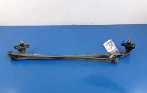 Volvo S40, V40 Front wiper linkage and motor