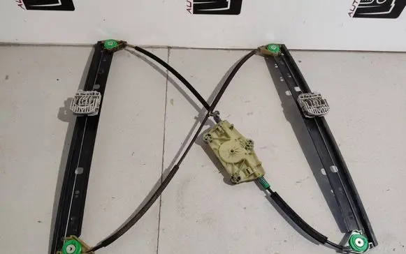 Audi Q7 4L Rear window lifting mechanism without motor 4L0839461A