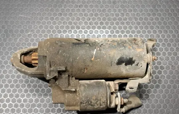 Audi A8 S8 D2 4D Starter motor 1005821723
