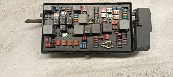 Chevrolet Malibu Fuse module 13255300 529050199