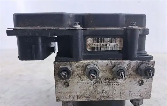 Skoda Fabia Mk2 (5J) ABS Pump 6R0614117K