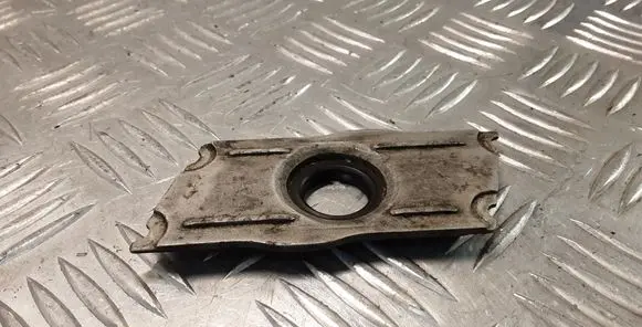 Audi A6 S6 C6 4F Fuel Injector clamp holder 059103113E