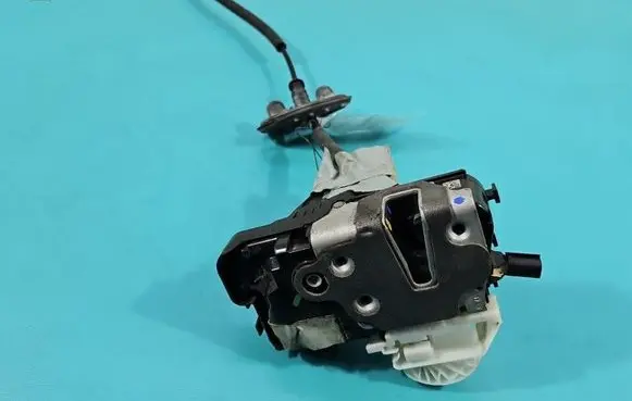 Ford Focus Front door lock E01948105 IMPRK1536188