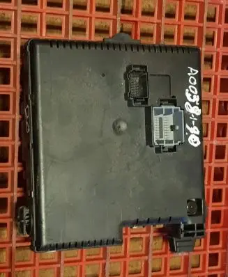Volvo S60 Fuse module 30728512 28017881 06W364