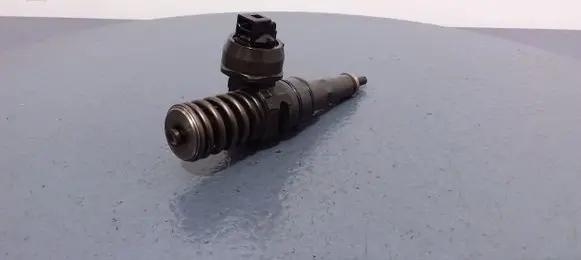 Audi A4 S4 B6 8E 8H Fuel injector 038130073BA