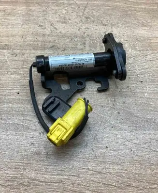 BMW X5 F15 Bonnet Pedestrian Airbag Actuator 7326019 A37A17