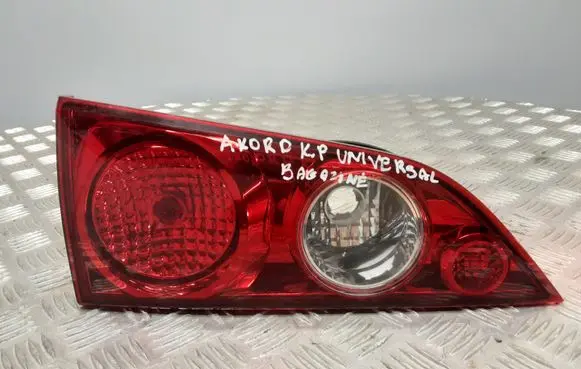 Honda Accord Tailgate rear/tail lights P3227L