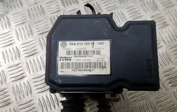 Volkswagen PASSAT B7 ABS Pump 3AA614109M