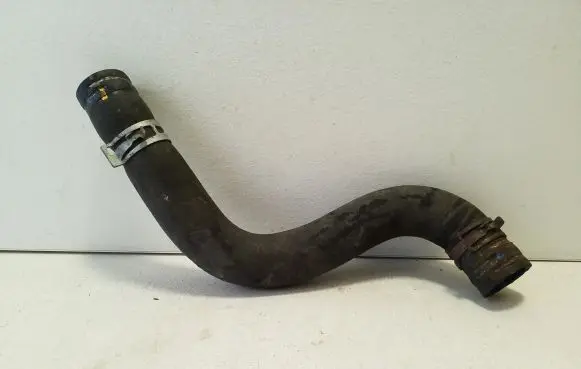 Lexus CT 200H Engine coolant pipe/hose