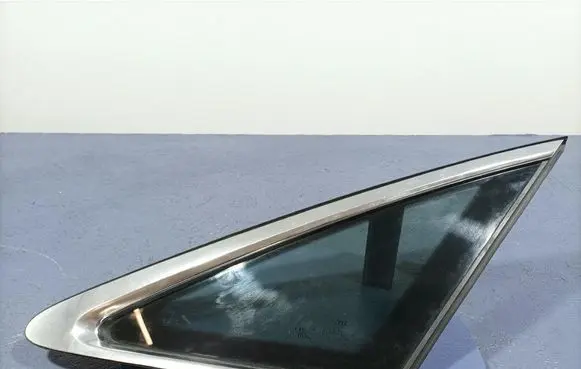 Audi A8 S8 D2 4D Rear side window