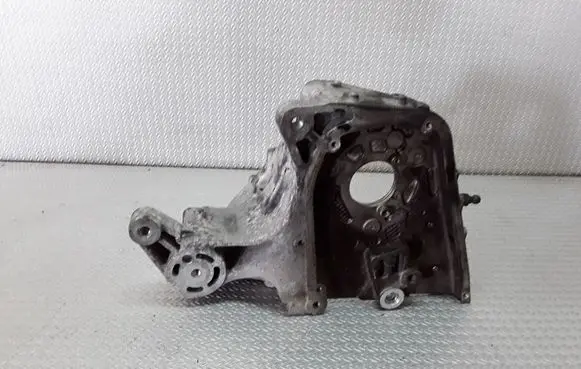 Opel Vectra C Fuel pump bracket 55196092