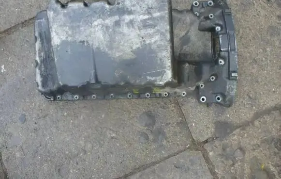 Mercedes-Benz Vito Viano W638 Oil sump 1110141202