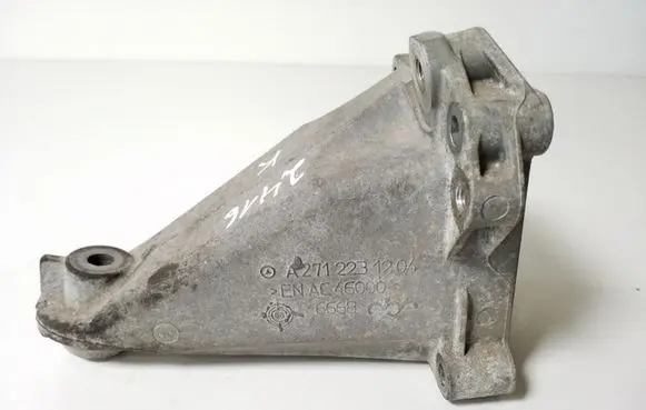 Mercedes-Benz SLK R171 Engine mounting bracket A2712231204