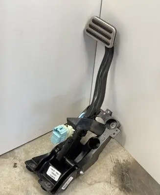 Ford Mustang VI Brake pedal FR3C2D094CF